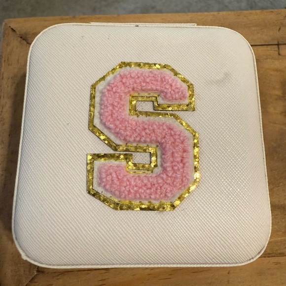 White Jewelry Box with Pink and Gold 'S' Patch - Picture 1 of 3